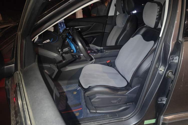Used Peugeot 4008 2017 350THP Elite Edition Left Front Seat