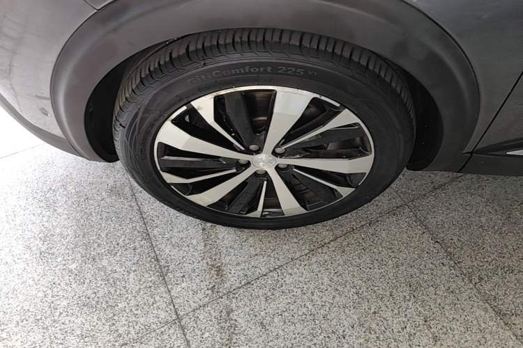 Used Peugeot 4008 2017 380THP Luxury GT Edition Left Front Wheel Hub