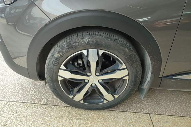 Used Peugeot 4008 2017 350THP Elite Edition Left Front Wheel Hub