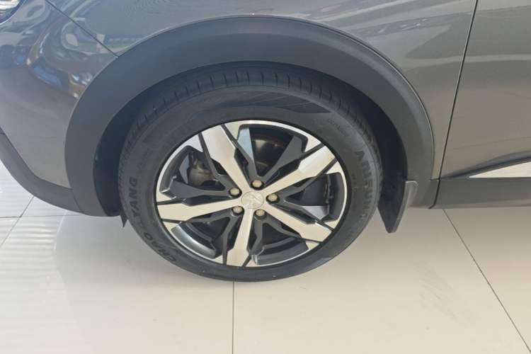 Used Peugeot 4008 2017 350THP Elite Edition Left Front Wheel Hub