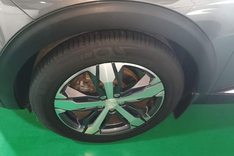 Used Peugeot 4008 2017 350THP Elite Edition Left Front Wheel Hub