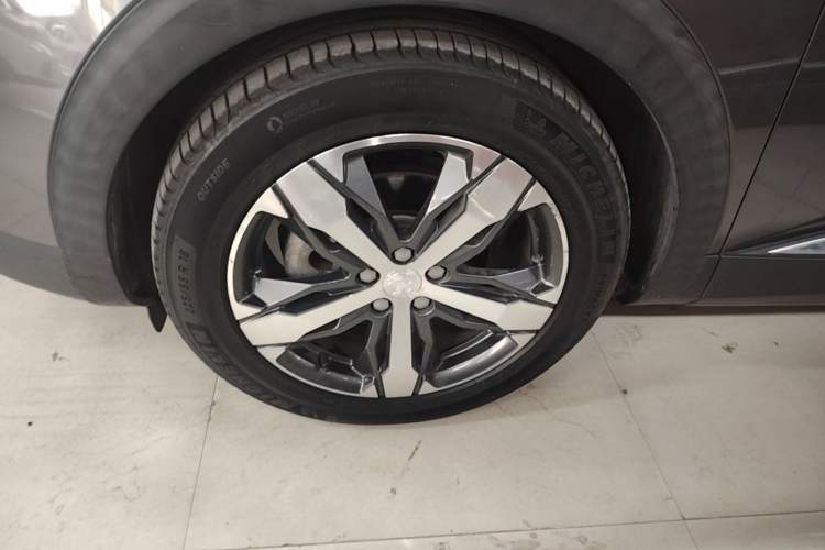 Used Peugeot 4008 2017 350THP Elite Edition Left Front Wheel Hub