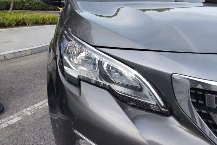 Used Peugeot 4008 2017 350THP Elite Edition Right Front Headlight