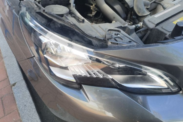 Used Peugeot 4008 2017 350THP Elite Edition Right Front Headlight