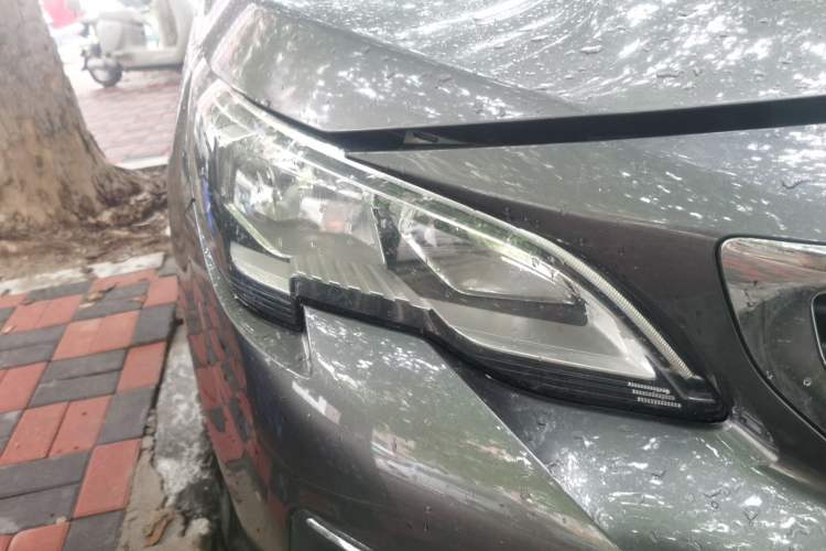 Used Peugeot 4008 2017 350THP Elite Edition Right Front Headlight