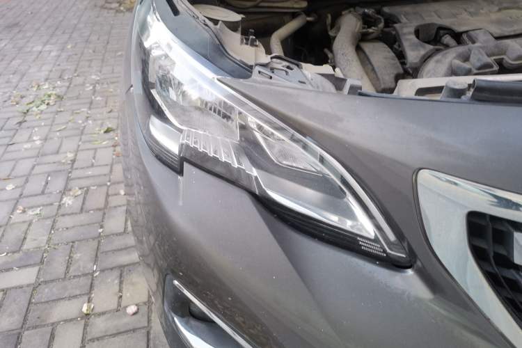 Used Peugeot 4008 2017 350THP Elite Edition Right Front Headlight