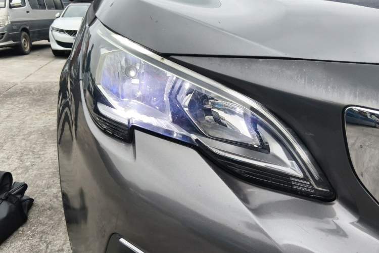Used Peugeot 4008 2017 350THP Elite Edition Right Front Headlight