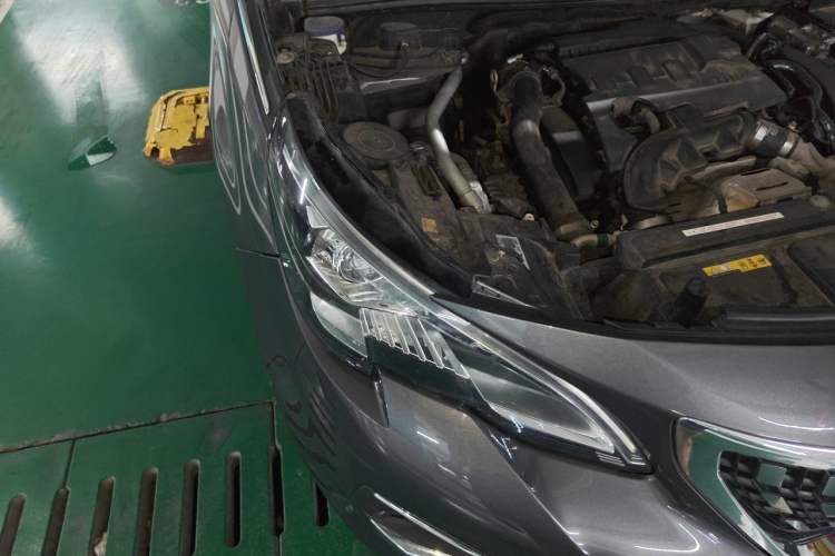 Used Peugeot 4008 2017 350THP Elite Edition Right Front Headlight