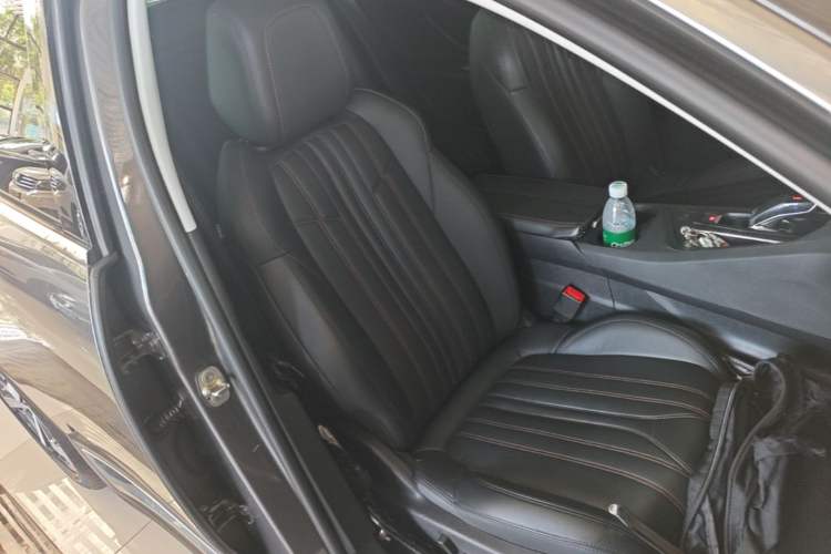 Used Peugeot 4008 2017 350THP Elite Edition Right Front Seat
