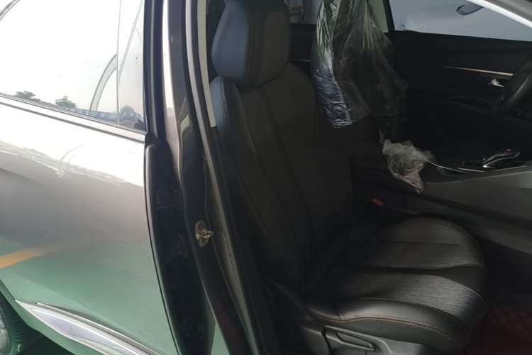 Used Peugeot 4008 2017 350THP Elite Edition Right Front Seat