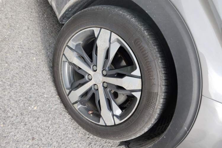 Used Peugeot 4008 2017 350THP Elite Edition Right Front Wheel Hub