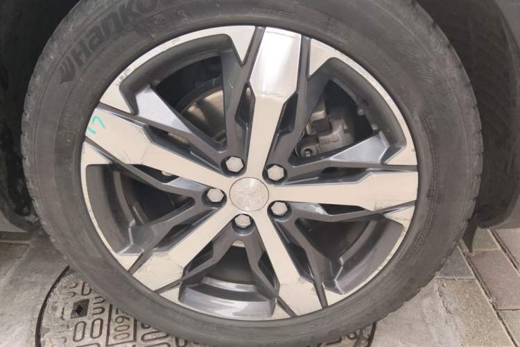 Used Peugeot 4008 2017 350THP Comfort Edition Right Front Wheel Hub