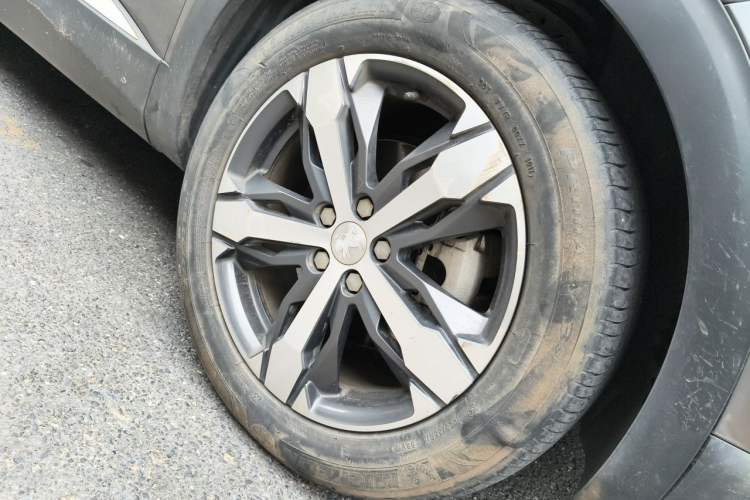 Used Peugeot 4008 2017 350THP Elite Edition Right Front Wheel Hub