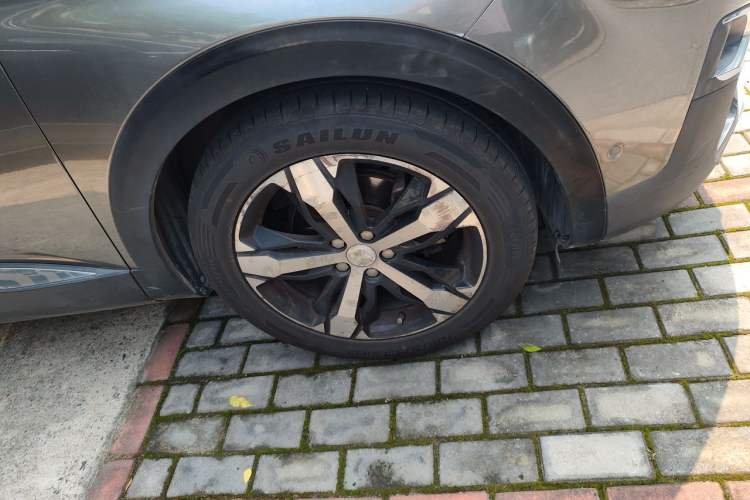 Used Peugeot 4008 2017 350THP Luxury Edition Right Front Wheel Hub