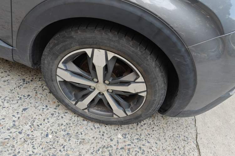 Used Peugeot 4008 2017 350THP Elite Edition Right Front Wheel Hub