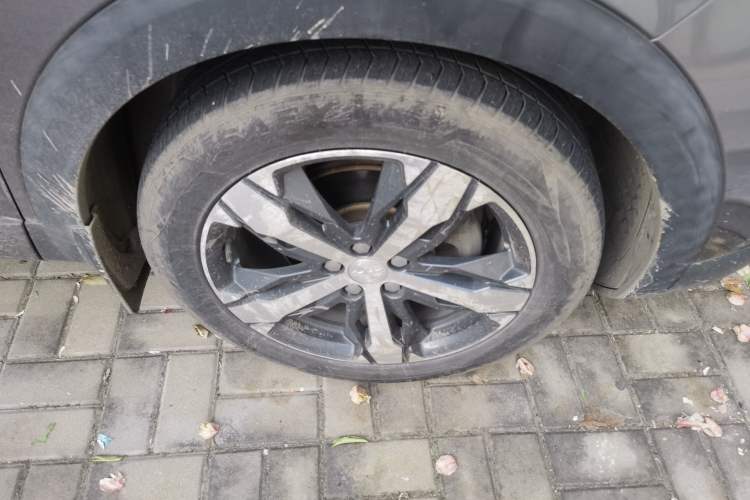 Used Peugeot 4008 2017 350THP Elite Edition Right Front Wheel Hub