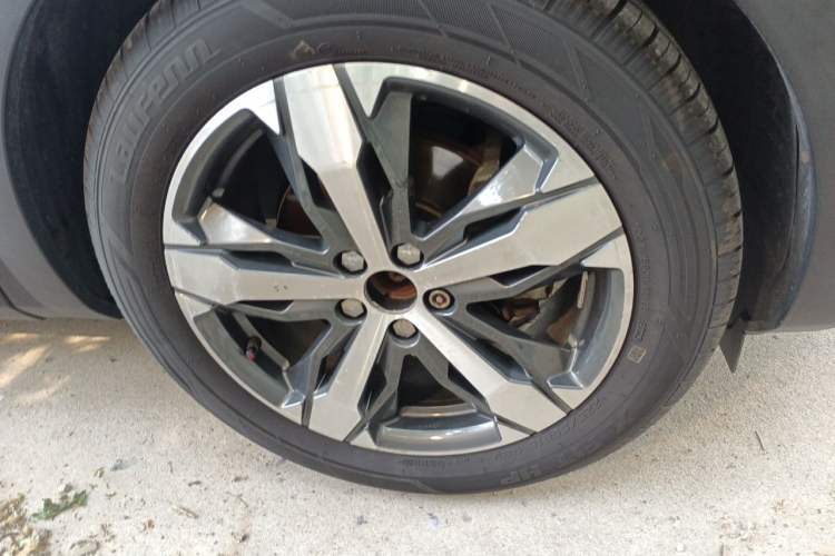 Used Peugeot 4008 2017 350THP Elite Edition Right Front Wheel Hub