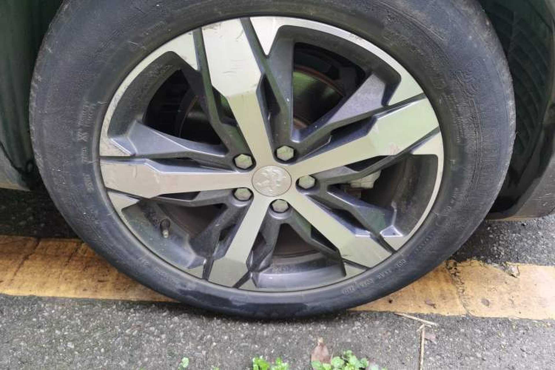 Used Peugeot 4008 2017 350THP Elite Edition Right Front Wheel Hub
