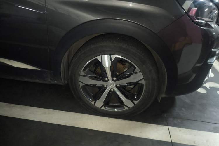 Used Peugeot 4008 2017 380THP Elite Edition Right Front Wheel Hub