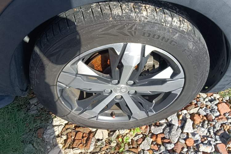 Used Peugeot 4008 2017 350THP Elite Edition Right Front Wheel Hub
