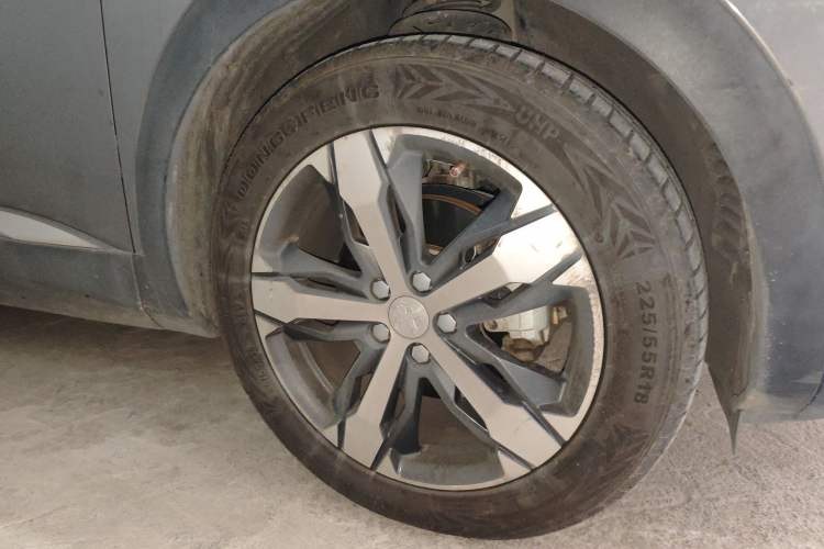 Used Peugeot 4008 2017 350THP Elite Edition Right Front Wheel Hub