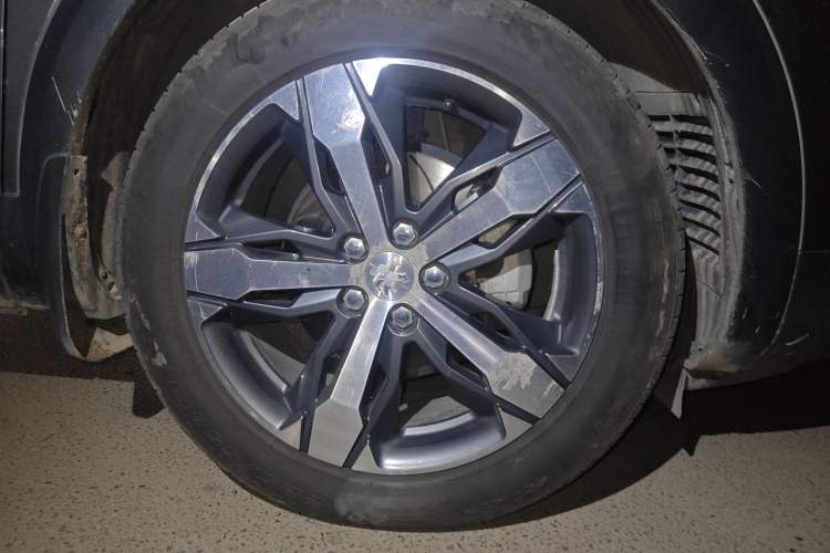 Used Peugeot 4008 2017 350THP Elite Edition Right Front Wheel Hub