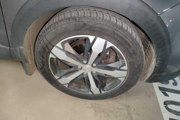 Used Peugeot 4008 2017 350THP Elite Edition Right Front Wheel Hub