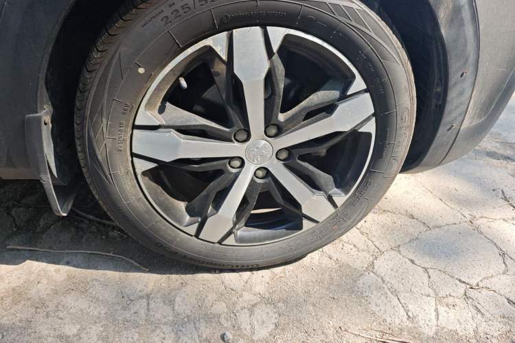 Used Peugeot 4008 2017 350THP Elite Edition Right Front Wheel Hub