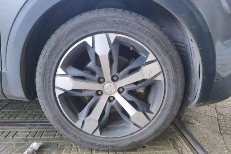 Used Peugeot 4008 2017 350THP Elite Edition Right Front Wheel Hub