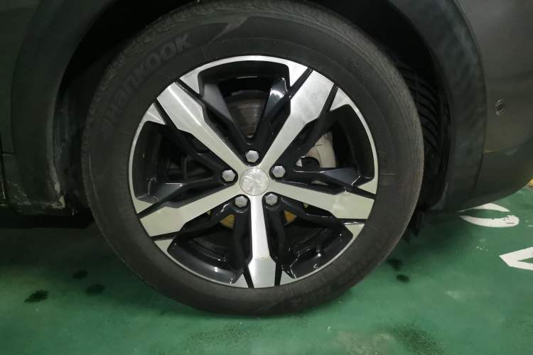 Used Peugeot 4008 2017 350THP Luxury Edition Right Front Wheel Hub