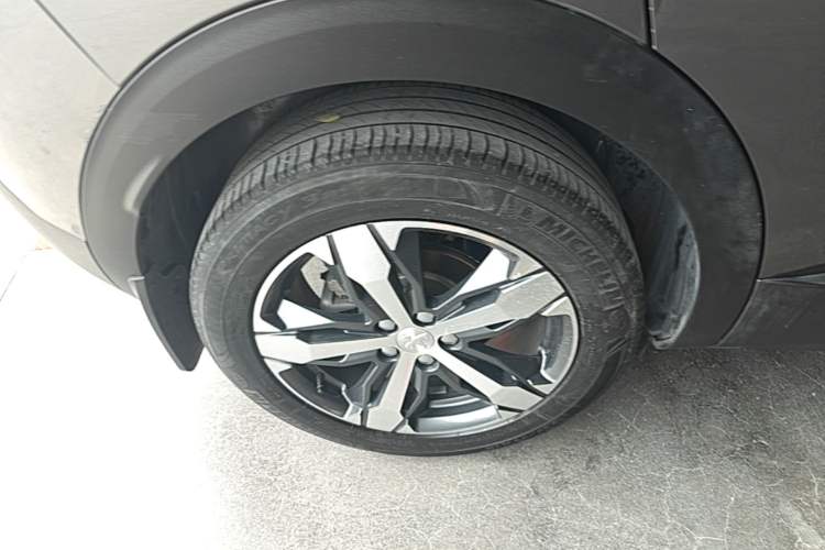 Used Peugeot 4008 2017 350THP Elite Edition Right Rear Wheel Hub
