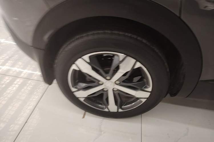 Used Peugeot 4008 2017 350THP Elite Edition Right Rear Wheel Hub