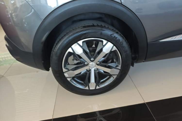 Used Peugeot 4008 2017 350THP Elite Edition Right Rear Wheel Hub