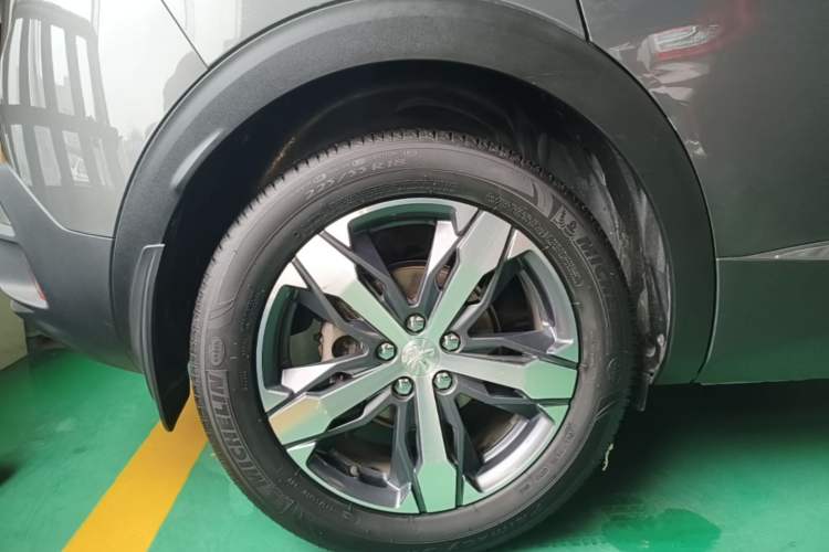 Used Peugeot 4008 2017 350THP Elite Edition Right Rear Wheel Hub