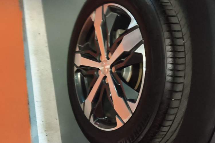 Used Peugeot 4008 2017 350THP Elite Edition Right Rear Wheel Hub