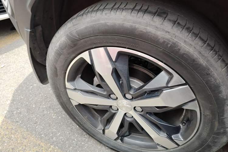 Used Peugeot 4008 2017 350THP Elite Edition Right Rear Wheel Hub