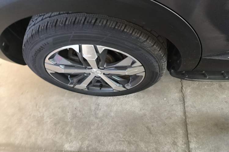 Used Peugeot 4008 2017 350THP Elite Edition Right Rear Wheel Hub