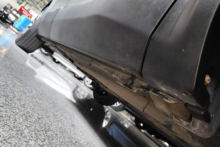Used Peugeot 4008 2017 380THP Luxury GT Edition Right Side Sill