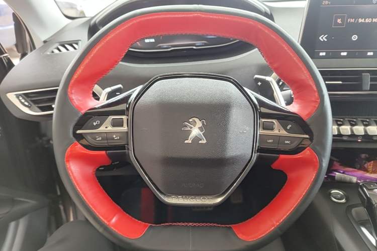 Used Peugeot 4008 2017 350THP Elite Edition Steering Wheel