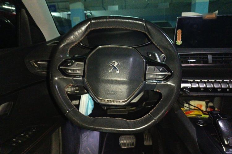 Used Peugeot 4008 2017 350THP Elite Edition Steering Wheel