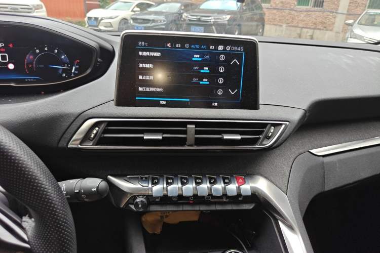 Used Peugeot 4008 2017 350THP Luxury Edition Audio And AC Panel