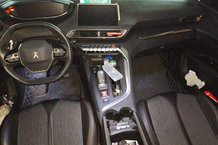 Used Peugeot 4008 2017 350THP Elite Edition Center Console