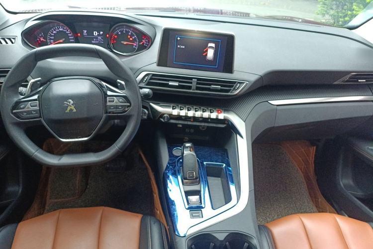Used Peugeot 4008 2017 350THP Comfort Edition Center Console