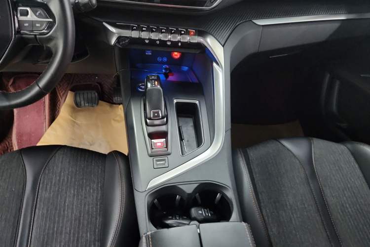 Used Peugeot 4008 2017 380THP Elite Edition Gear Lever