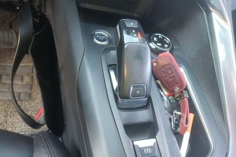Used Peugeot 4008 2017 380THP Luxury Edition Gear Lever