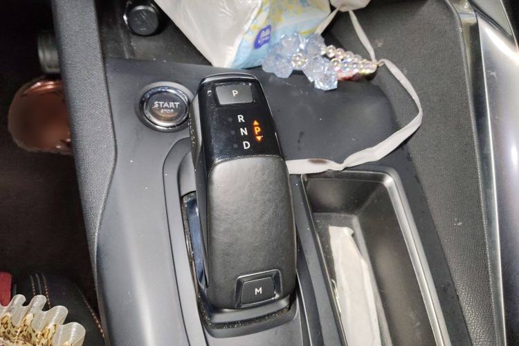 Used Peugeot 4008 2017 350THP Elite Edition Gear Lever