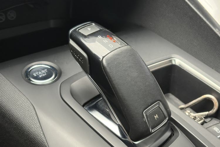 Used Peugeot 4008 2017 380THP Elite Edition Gear Lever