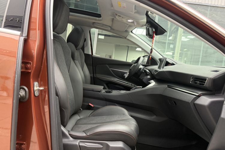 Used Peugeot 4008 2017 380THP Elite Edition Right Front Seat