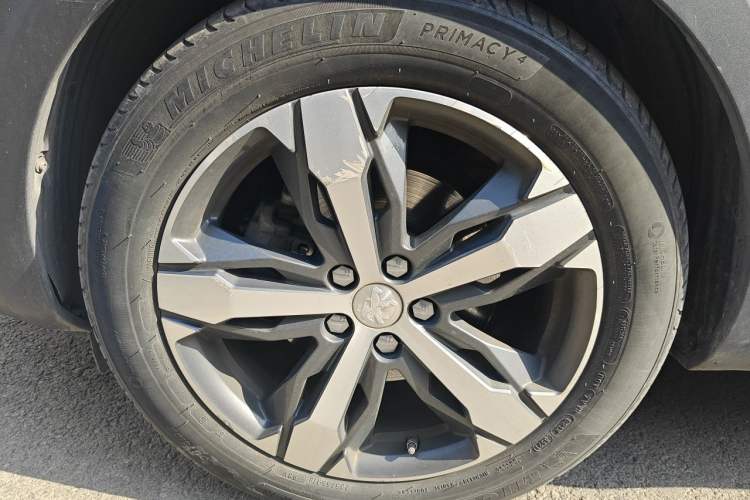 Used Peugeot 4008 2017 350THP Elite Edition Right Front Wheel Hub