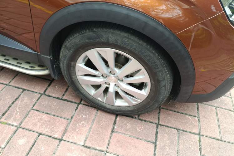 Used Peugeot 4008 2017 350THP Comfort Edition Right Front Wheel Hub